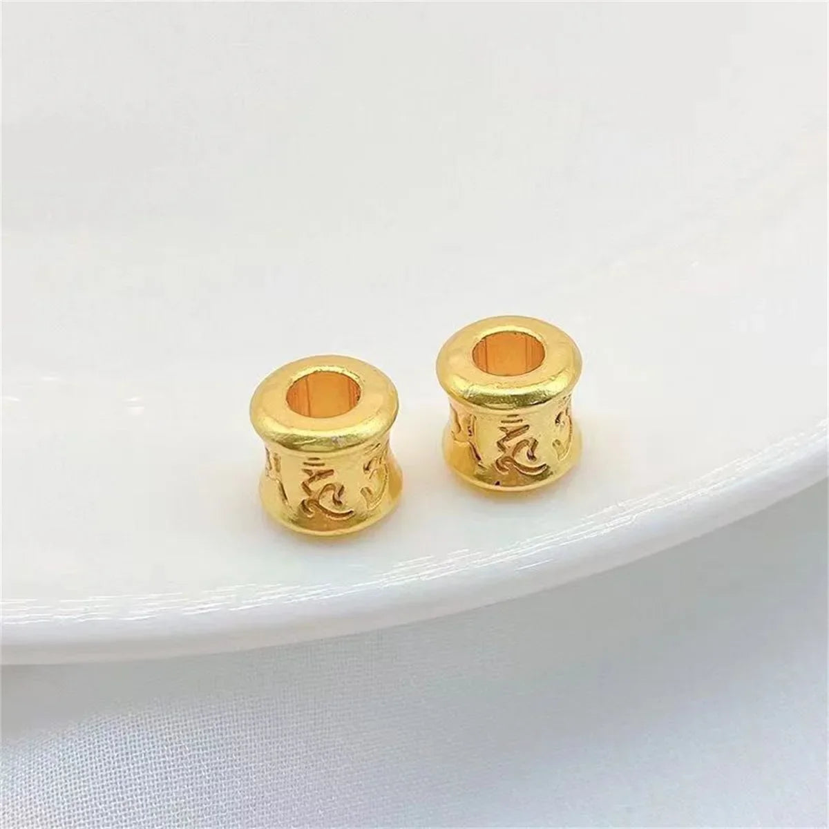 Hot Sale Sexy Gold Color Necklace For Women Pendant Luxury New Clavicle Chain Fashion Jewelly Men Wedding Party Gift Accessories