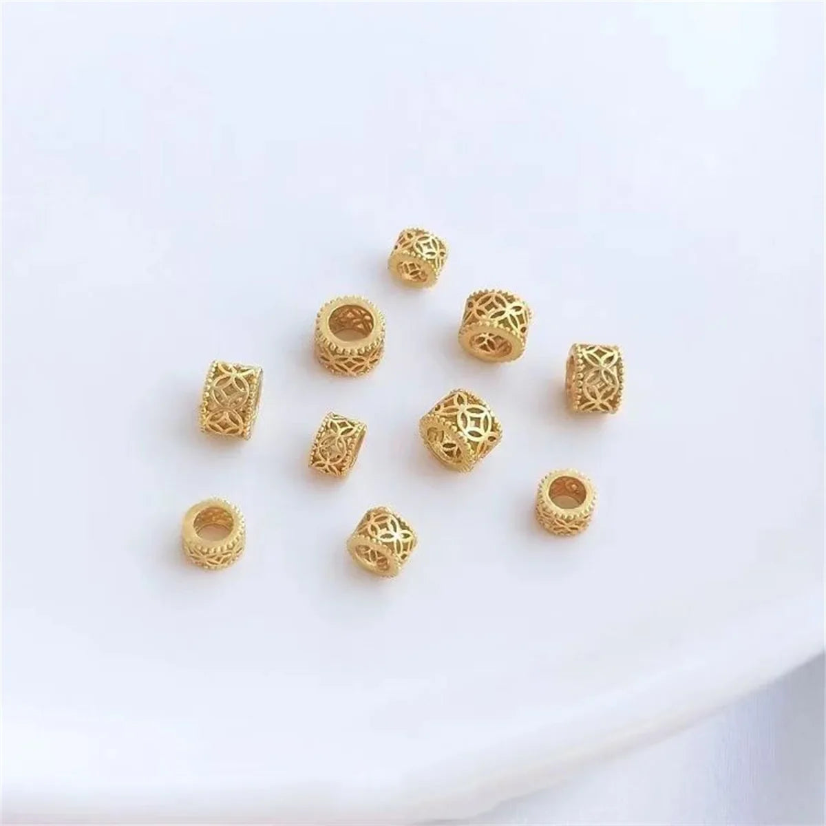 Hot Sale Sexy Gold Color Necklace For Women Pendant Luxury New Clavicle Chain Fashion Jewelly Men Wedding Party Gift Accessories